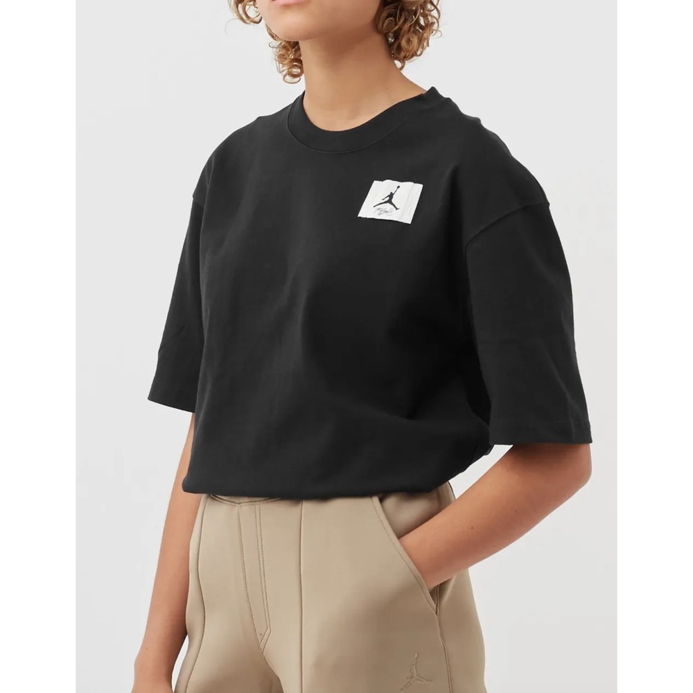 NIKE WOMEN'S JORDAN ESSENTIALS TEE DD7057-010 Small NWT
